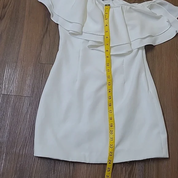 DO+BE‎ One Shoulder Cream Dress - Picture 6 of 11